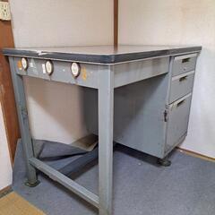 事務机　取り引き様決定の画像