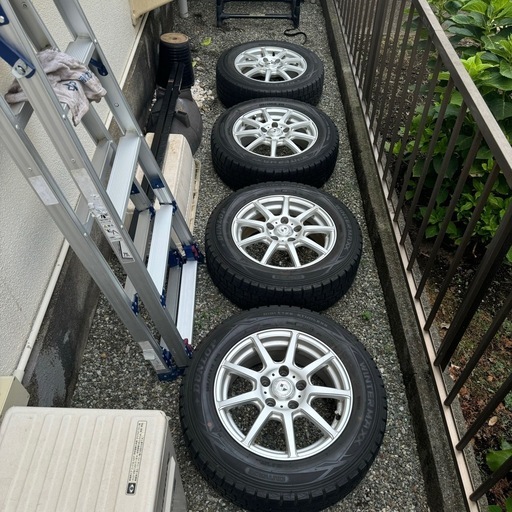 最終値下げ！DUNLOP WINTER MAXX スタッドレスタイヤ　195/６５Ｒ15 インチ４本セット