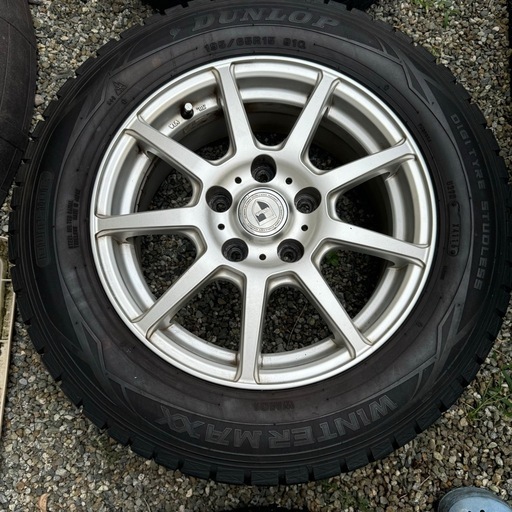 最終値下げ！DUNLOP WINTER MAXX スタッドレスタイヤ　195/６５Ｒ15 インチ４本セット