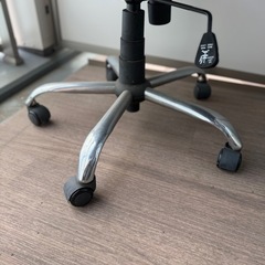 【差し上げます】オフィスチェア 腰あてクッション付きの画像