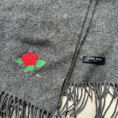 LAMBWOOLのストールの画像