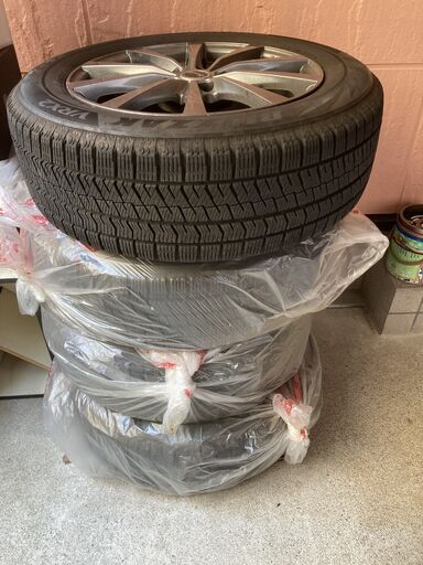 スタッドレスタイヤ４本