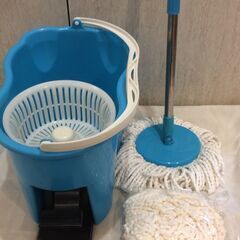 ☆372☆未使用！水ぶきモップ　モップ セット 足踏み式 シングル回転　掃除用品　替えモップ付きの画像