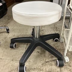 O2408-515 キャスター付スツール 低反発 汚れあり 中古①