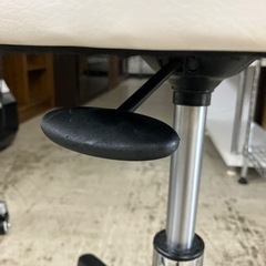 O2408-515 キャスター付スツール 低反発 汚れあり 中古①の画像