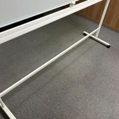 【譲ります】脚付き両面ホワイトボード　W1900の画像