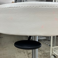 O2408-516　キャスター付スツール 低反発 汚れあり 中古②の画像