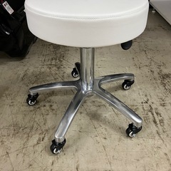 O2408-518　キャスター付スツール 低反発 汚れあり 中古④
