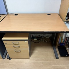 無料オフィスデスク+チェスト