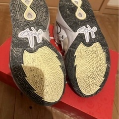 NIKE カイリーアービング　バッシュ　カイリー8 インフィニティ　ナイキ スニーカー シューズ 26センチの画像