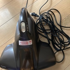 美品  布団クリーナー　布団用掃除機