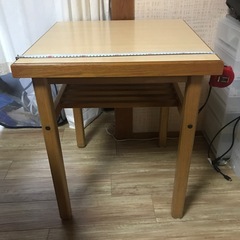 棚付きテーブル