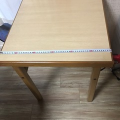 棚付きテーブルの画像