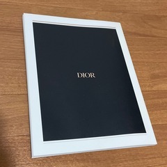 DIOR マガジンの画像