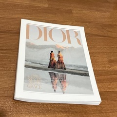 DIOR マガジン