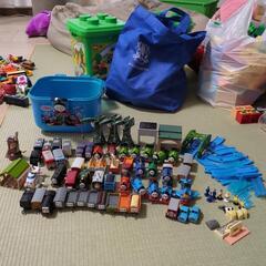 トーマス　ミニプラレール　ガチャガチャ　おまけシールブックの画像