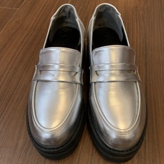厚底ローファー メタリックシルバー レディースLサイズの画像