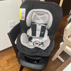 チャイルドシート　エールべべ