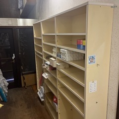 とても大きな白い棚  2点