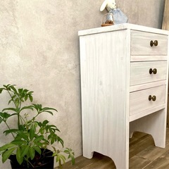 ハンドメイド作品 ベッドサイドテーブル チェスト 3段引き出し 収納 の画像