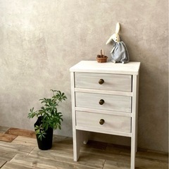 ハンドメイド作品 ベッドサイドテーブル チェスト 3段引き出し 収納 の画像