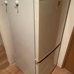 家庭用家電（冷蔵庫、TV、アイロン、電子レンジ，炊飯器）
