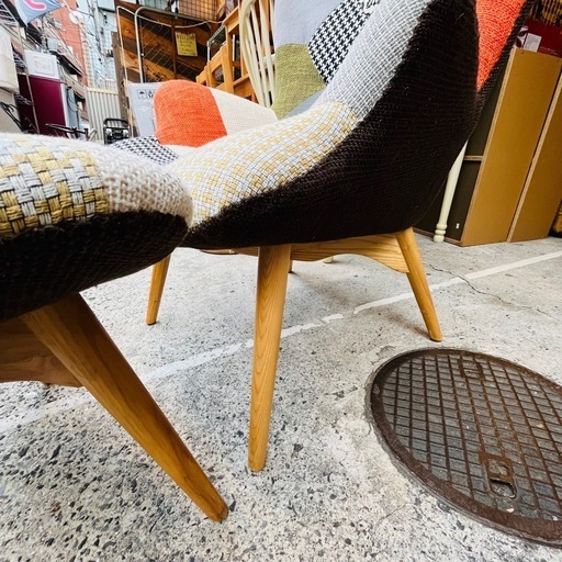 《売約済》【武蔵小山店】 Contour Chair コンターチェア デザイナーズチェアー ダイニング椅子 リプロダクト イージーチェア パッチワーク柄 カラフル/モノトーン 北欧モダン風 スツール付き　パッチワーク　 知る人ぞ知るコンターチェア　ワンポイントアクセントに　ソファ　ソファー　1人掛け　1シーター　1p