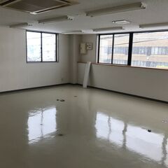 レンタル物置倉庫　2階事務所