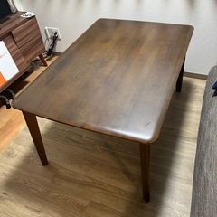 ニトリ　ローダイニングテーブル