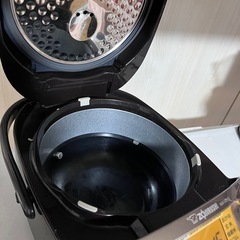 【受け渡し決定】【5.5合炊き炊飯器】の画像