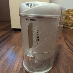新品　米びつ　5kg　ホワイト　カップ付き