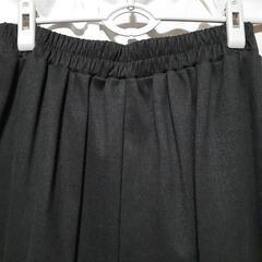(ロ)タグ付き新品未使用　Lサイズ　スカート　黒色　スリット　秋冬物の画像