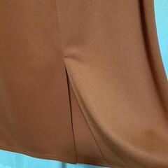 (リ)タグ付き新品未使用　Lサイズ　タイトスカート　橙色　スリット　秋冬物の画像