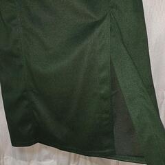 (ラ)タグ付き新品未使用　Lサイズ　スカート　深緑色　スリット　秋冬物の画像