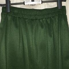(ラ)タグ付き新品未使用　Lサイズ　スカート　深緑色　スリット　秋冬物の画像