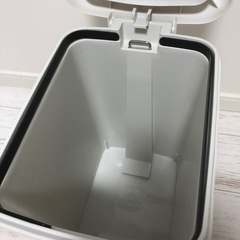 ゴミ箱の画像
