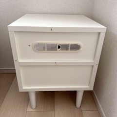 サイドテーブルの画像