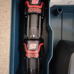 Bosch GDR10.8-LIJ 10.8V コンパクトコードレスインパクトドライバー バッテリー３個・充電器・キャリングケース付 使用少ない！の画像