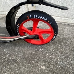 大人でも乗れるキックボード
の画像