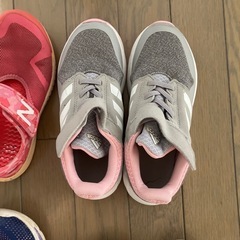 子供用シューズ の画像