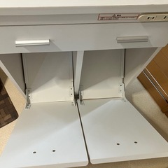 【引渡し決定】キャスター、コンセント付ごみ箱　キッチンカウンター　レンジ台の画像