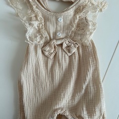 shein ロンパース　フリル　ベージュ　かわいい