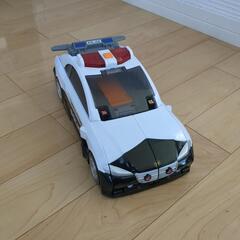 トミカ　ビッグに変形　パトカー　