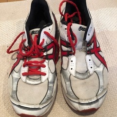 ジョギング？シューズ