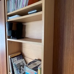 背の高い本棚CDラックの画像