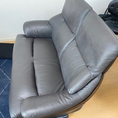 ソファ　革張りの画像