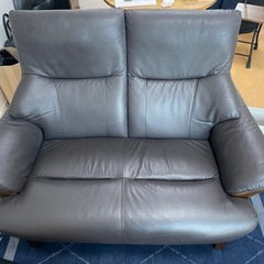ソファ 革張り