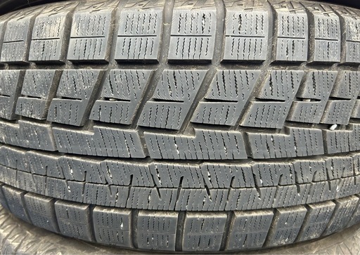 YOKOHAMA 215/45R17 22年製　スタッドレスタイヤ
