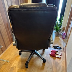 事務用椅子の画像