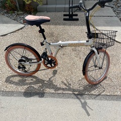 折りたたみ自転車の画像